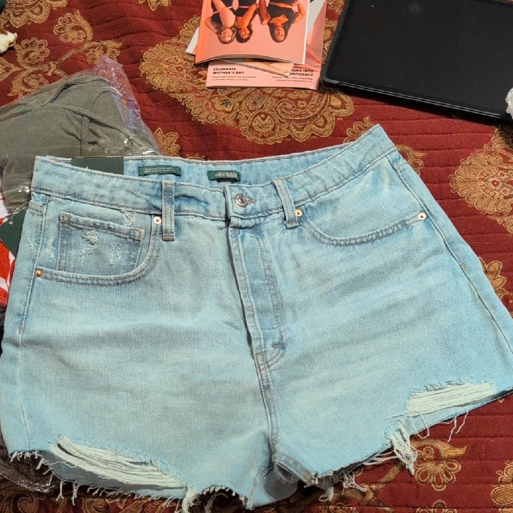 WILD FABLE Womens Light Wash Highest Rise Cut-Off Distressed Jean Shorts - Picture 10 of 15